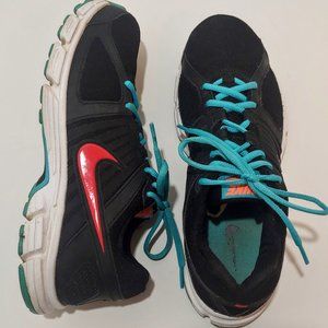 Women's Nike downshifter 5 running shoe  537571-01